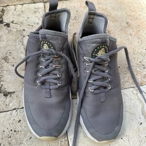 Nike Gray Women's Sneakers